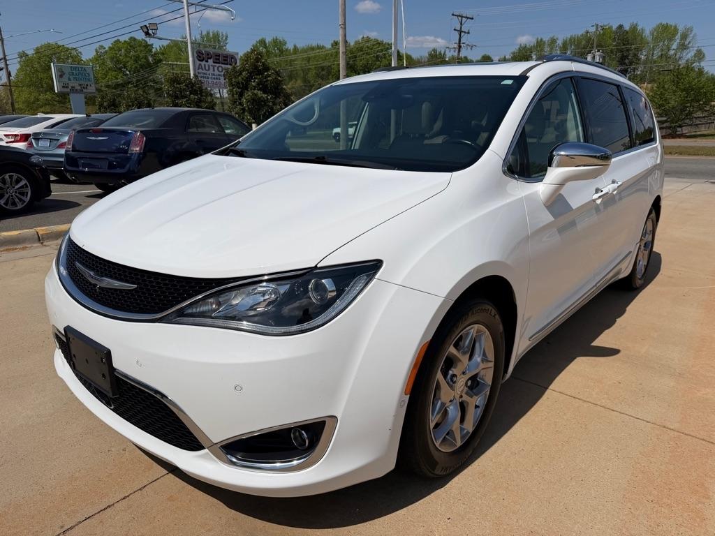 Chrysler Pacifica Limited 2017
