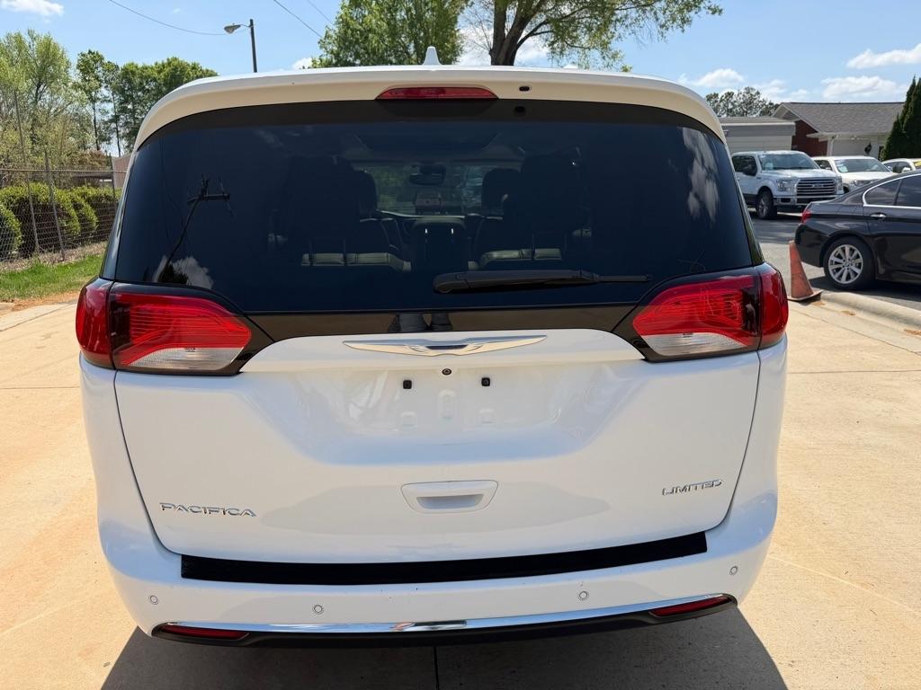 Chrysler Pacifica Limited 2017