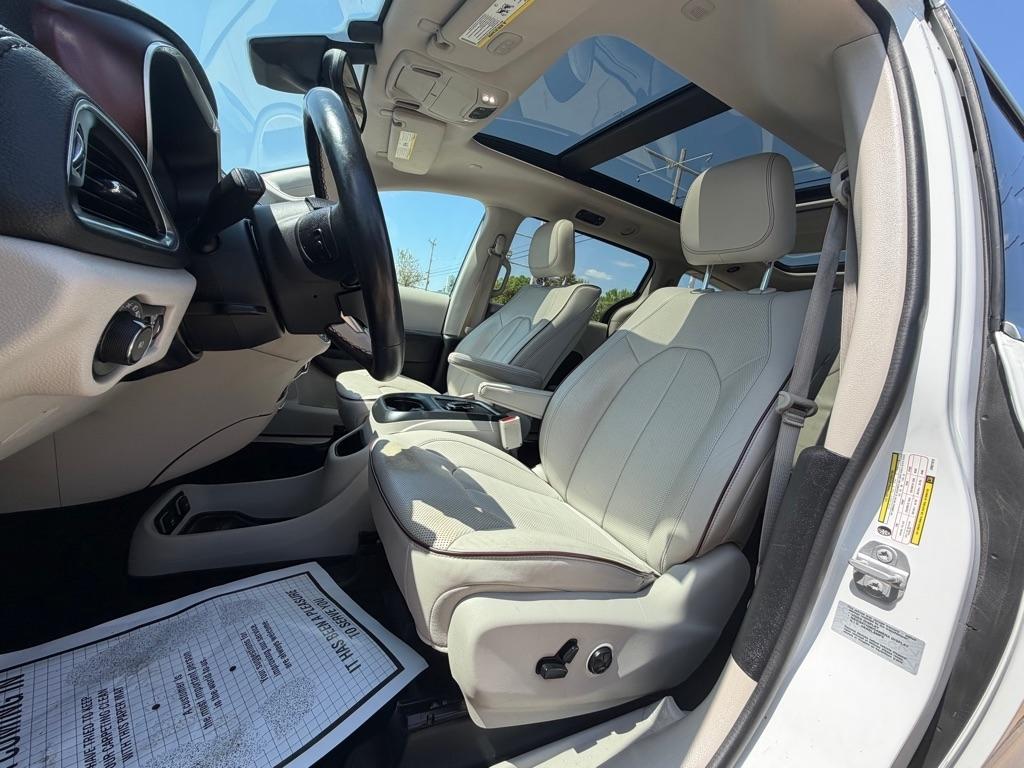 Chrysler Pacifica Limited 2017