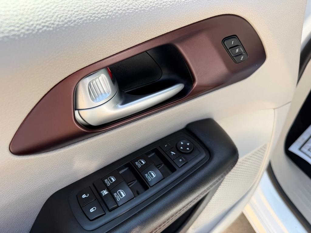 Chrysler Pacifica Limited 2017