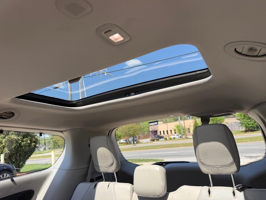 Chrysler Pacifica Limited 2017