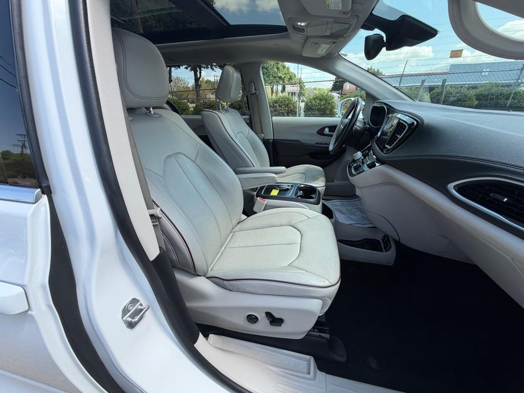 Chrysler Pacifica Limited 2017