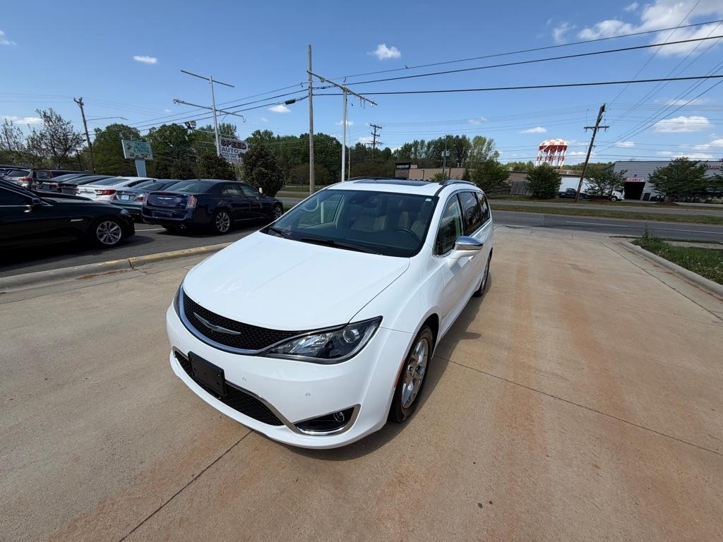 Chrysler Pacifica Limited 2017