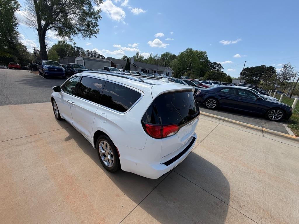 Chrysler Pacifica Limited 2017