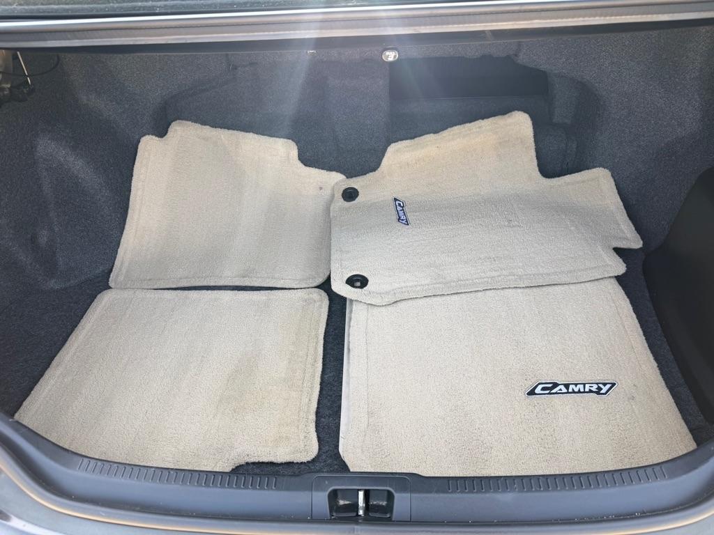 Toyota Camry Hybrid LE 2012