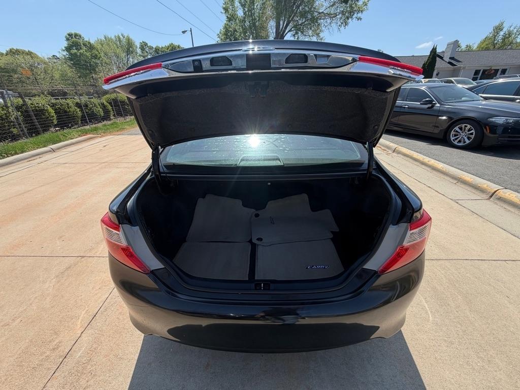 Toyota Camry Hybrid LE 2012