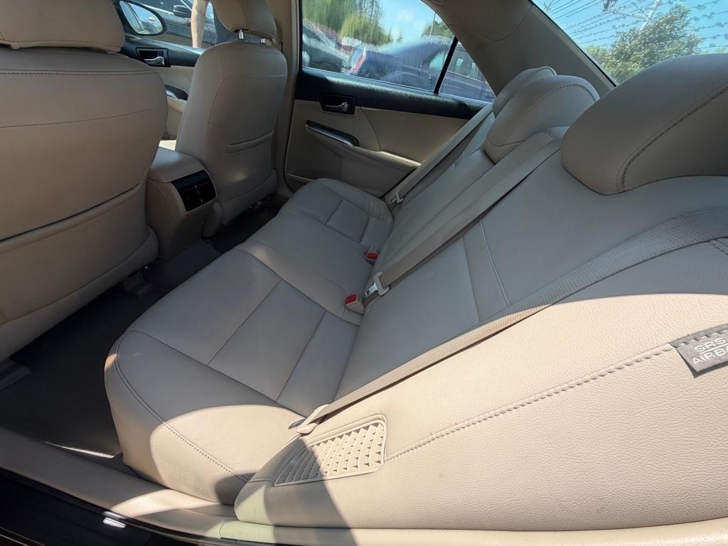 Toyota Camry Hybrid LE 2012