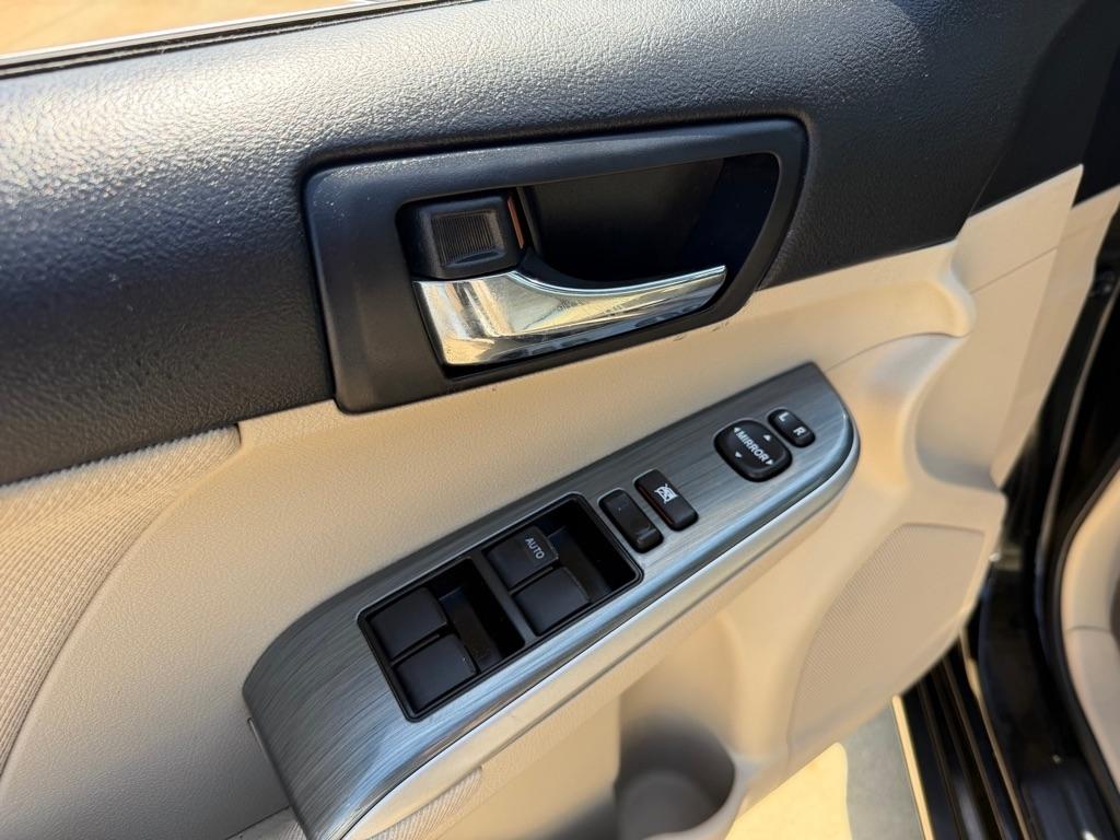 Toyota Camry Hybrid LE 2012