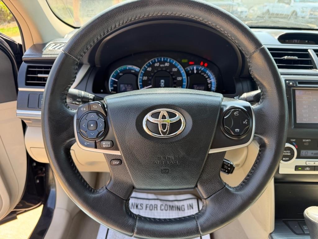 Toyota Camry Hybrid LE 2012