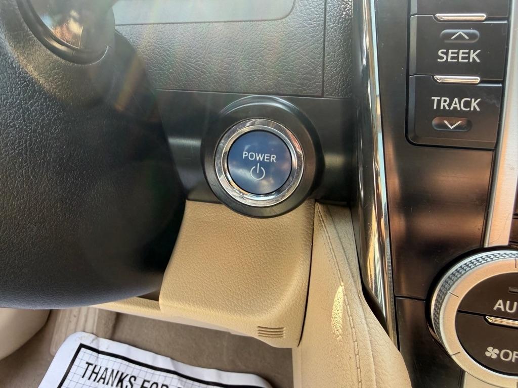 Toyota Camry Hybrid LE 2012