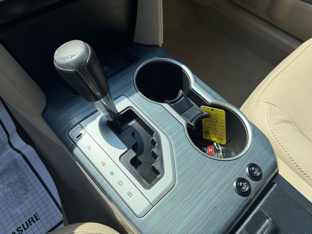 Toyota Camry Hybrid LE 2012