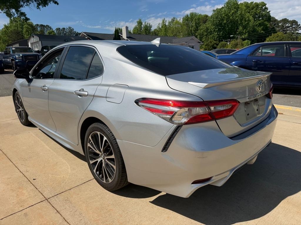 Toyota Camry SE 2018