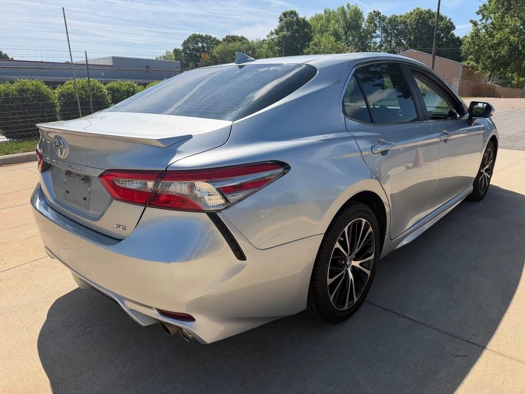Toyota Camry SE 2018
