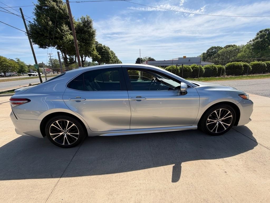 Toyota Camry SE 2018