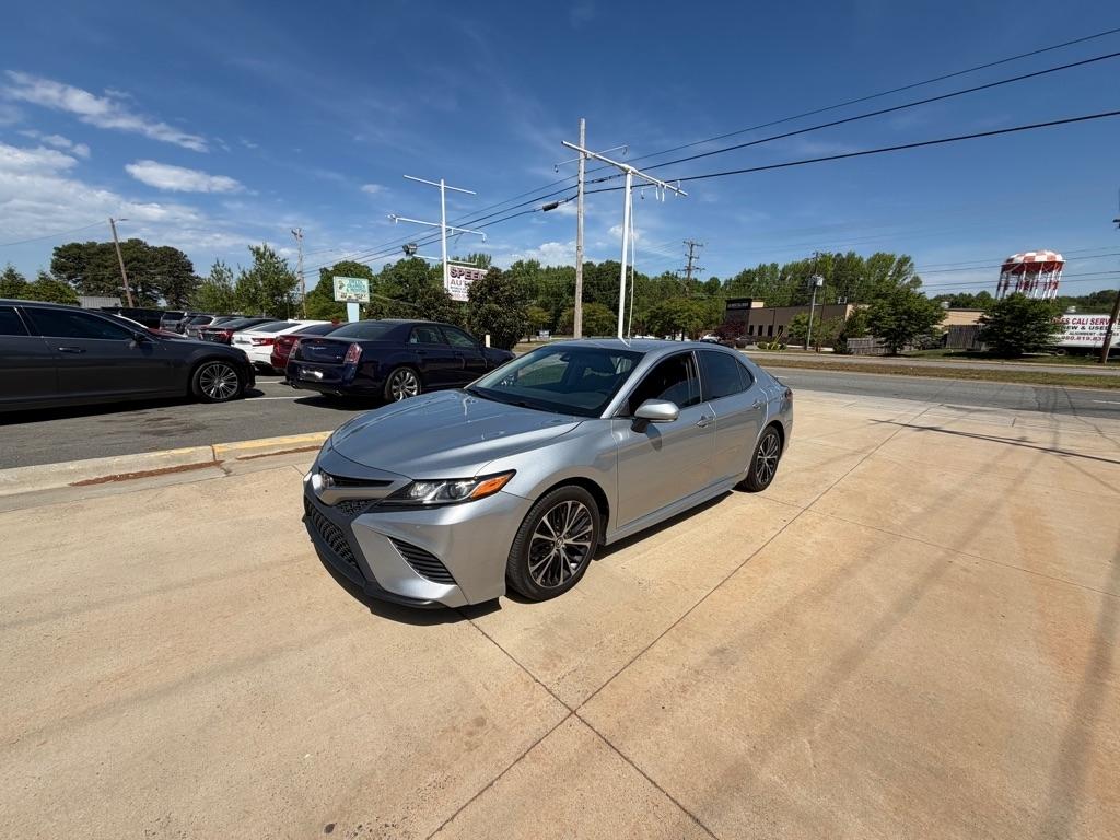 Toyota Camry SE 2018