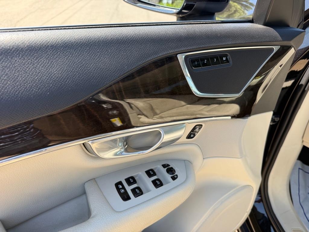 Volvo XC90 T6 Momentum AWD 2019