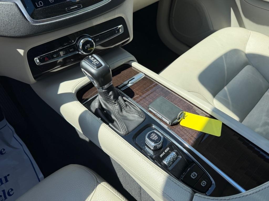 Volvo XC90 T6 Momentum AWD 2019