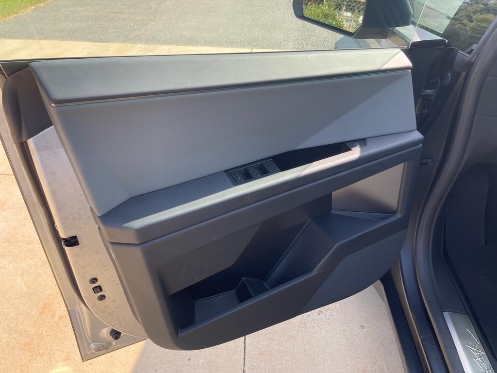 Tesla Cybertruck Cyberbeast 2024