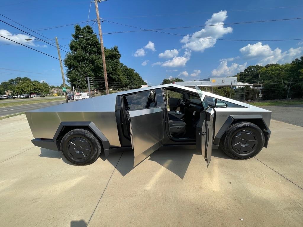 Tesla Cybertruck Cyberbeast 2024