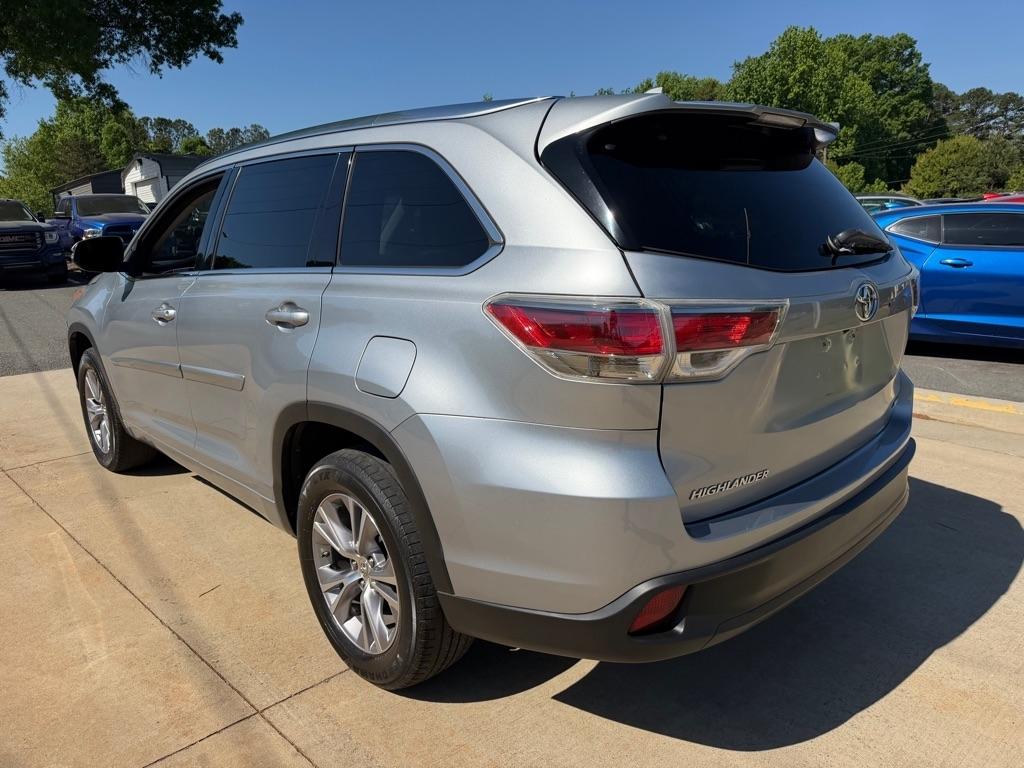 Toyota Highlander XLE FWD V6 2015