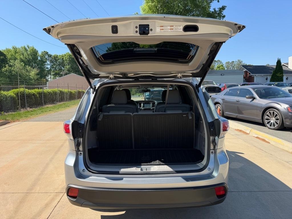 Toyota Highlander XLE FWD V6 2015