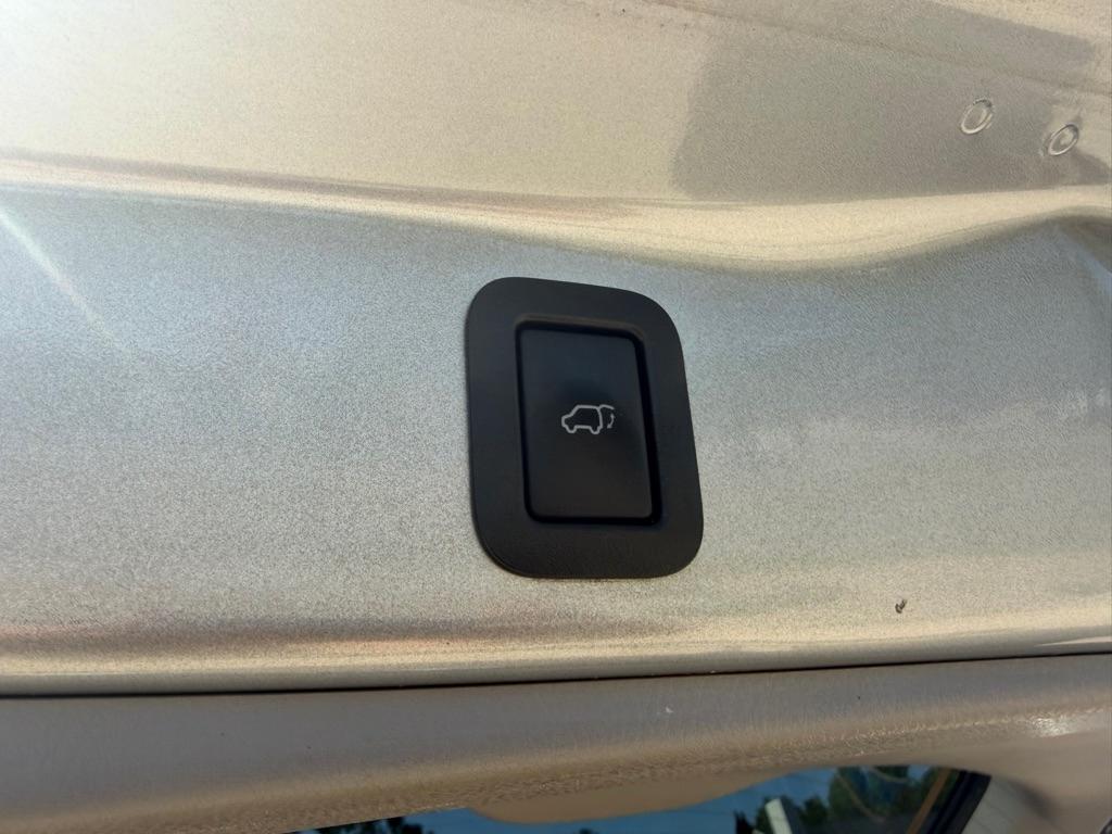 Toyota Highlander XLE FWD V6 2015