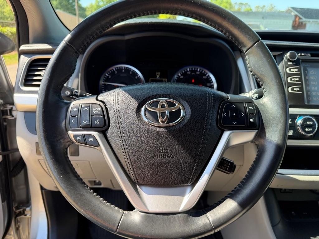 Toyota Highlander XLE FWD V6 2015