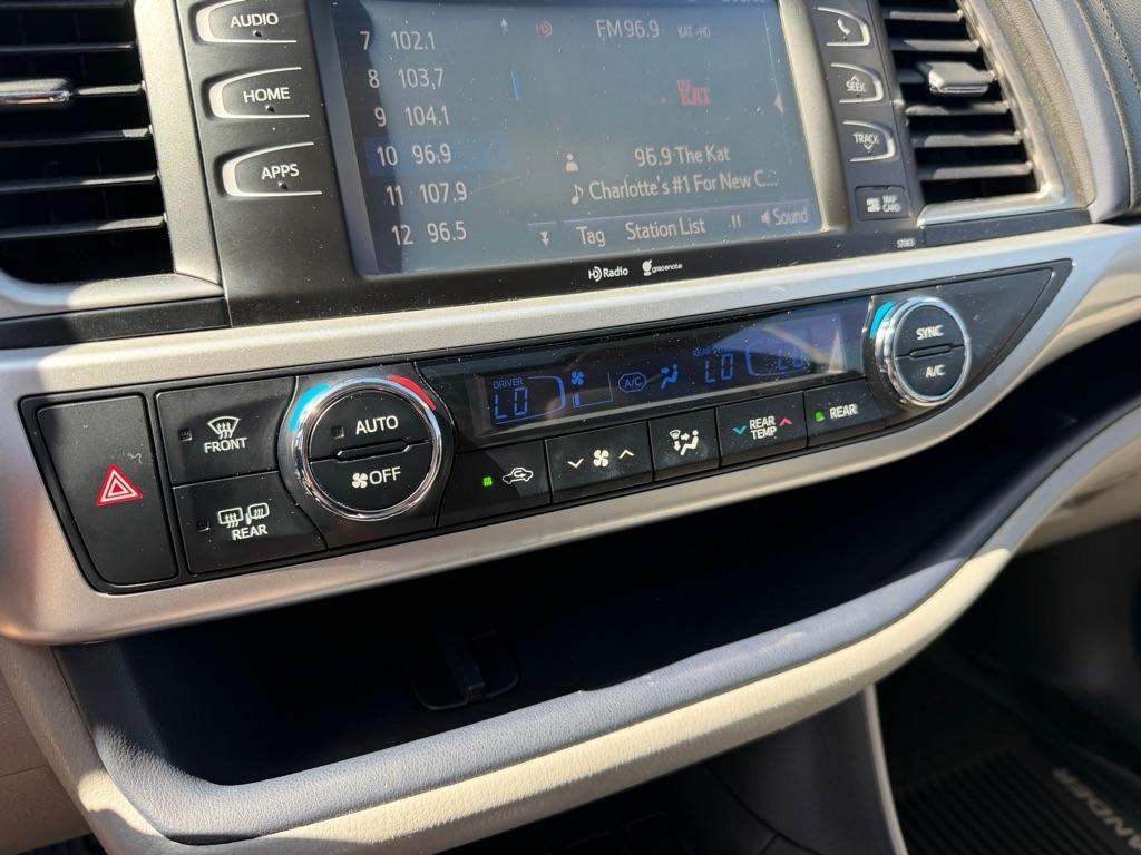 Toyota Highlander XLE FWD V6 2015