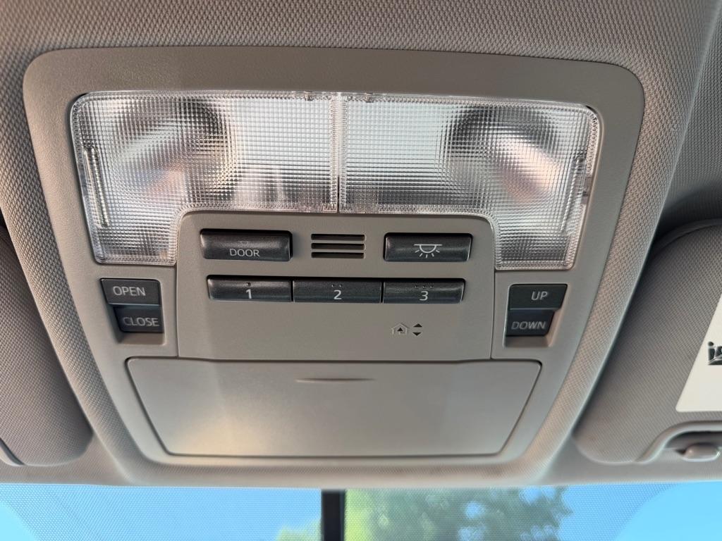 Toyota Highlander XLE FWD V6 2015