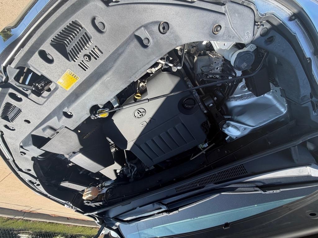 Toyota Highlander XLE FWD V6 2015