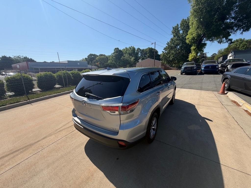 Toyota Highlander XLE FWD V6 2015