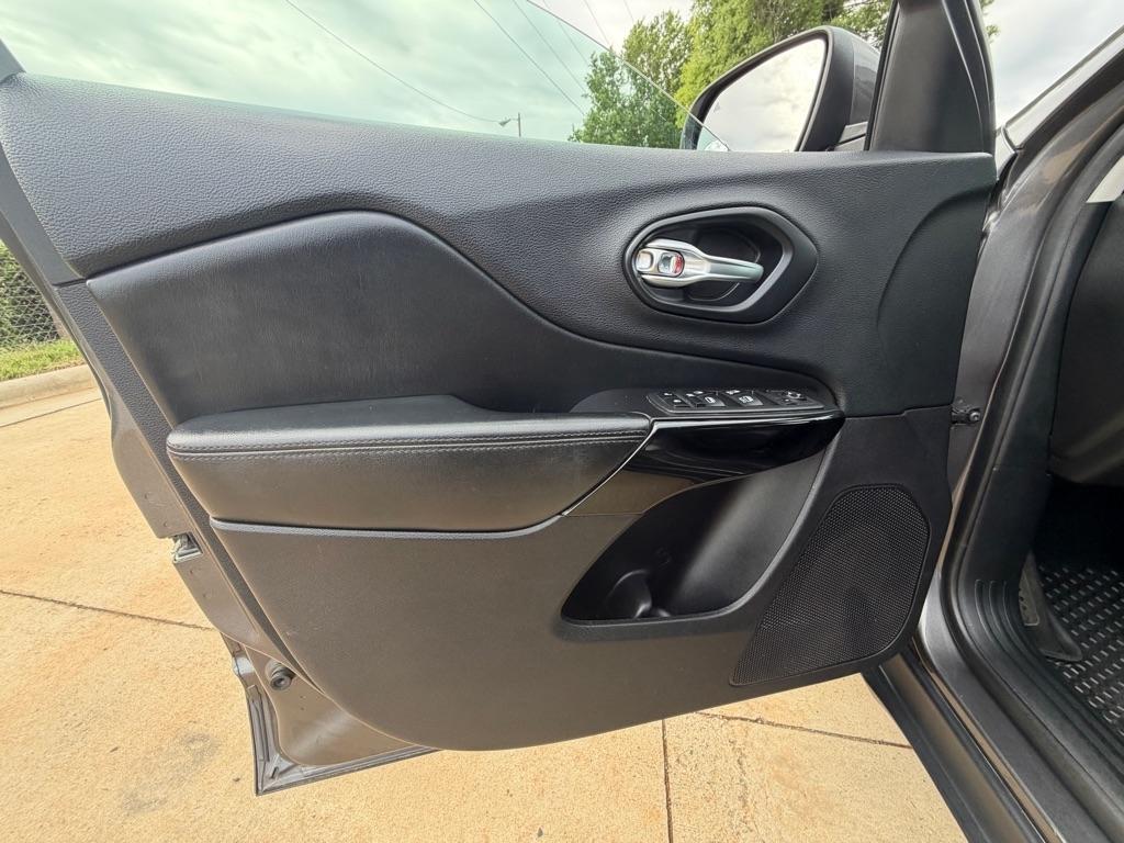 Jeep Cherokee Latitude Plus FWD 2020