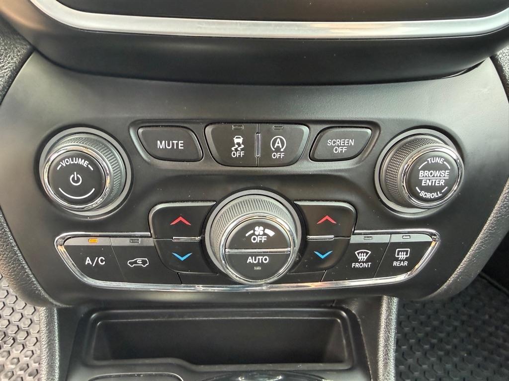 Jeep Cherokee Latitude Plus FWD 2020