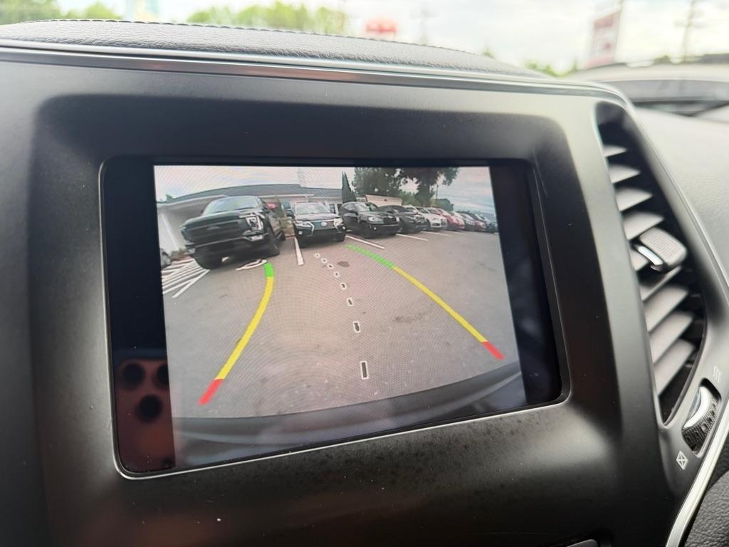 Jeep Cherokee Latitude Plus FWD 2020