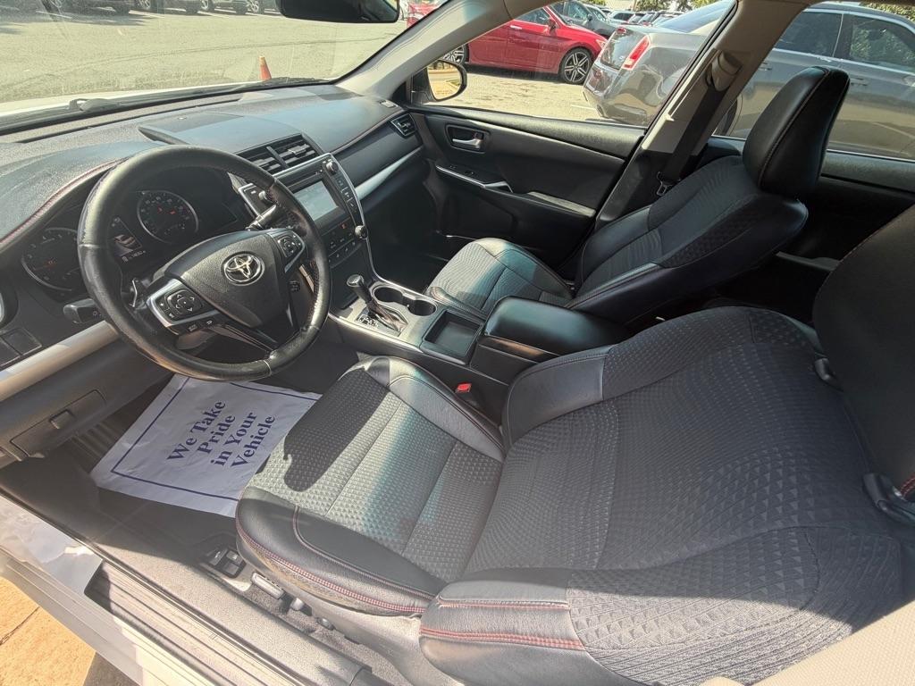 Toyota Camry SE 2015