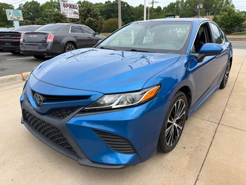 Toyota Camry SE 2018