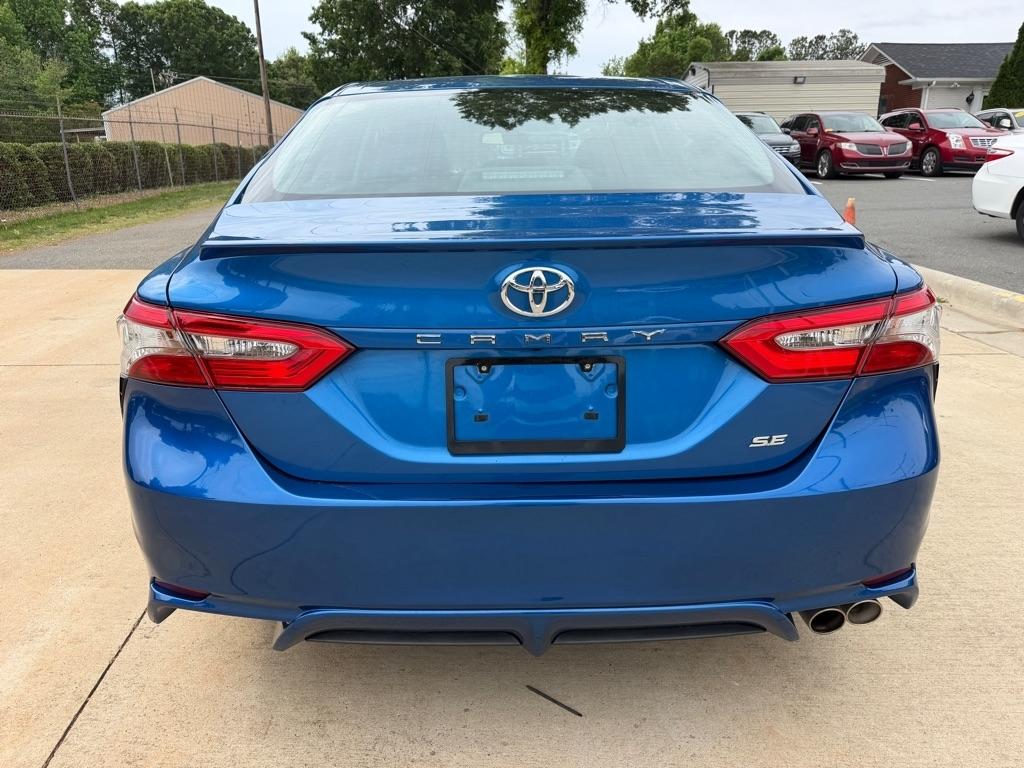 Toyota Camry SE 2018