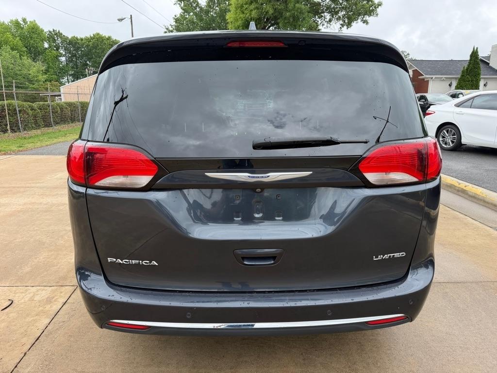Chrysler Pacifica Limited 2020