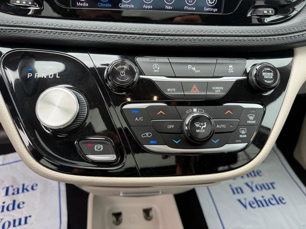 Chrysler Pacifica Limited 2020