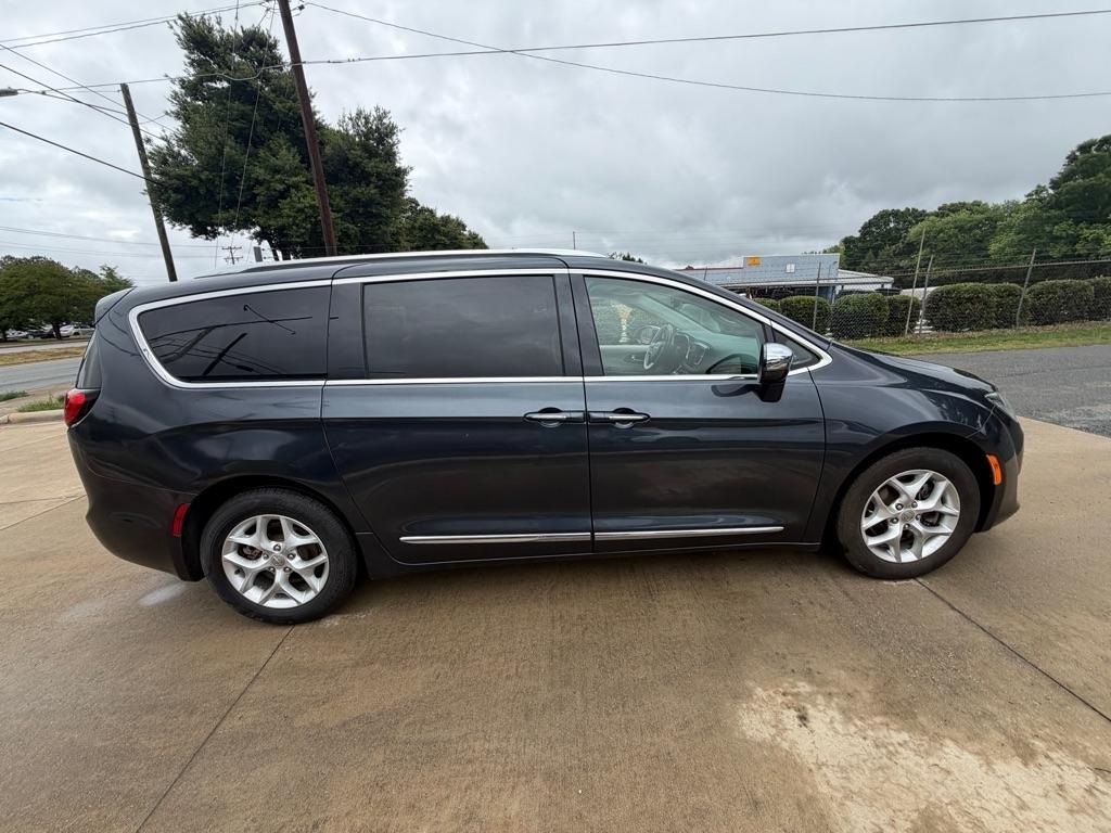 Chrysler Pacifica Limited 2020