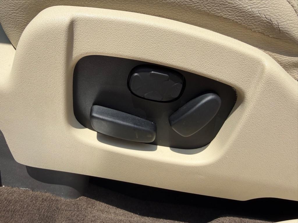Lincoln MKT 3.5L with EcoBoost AWD 2013