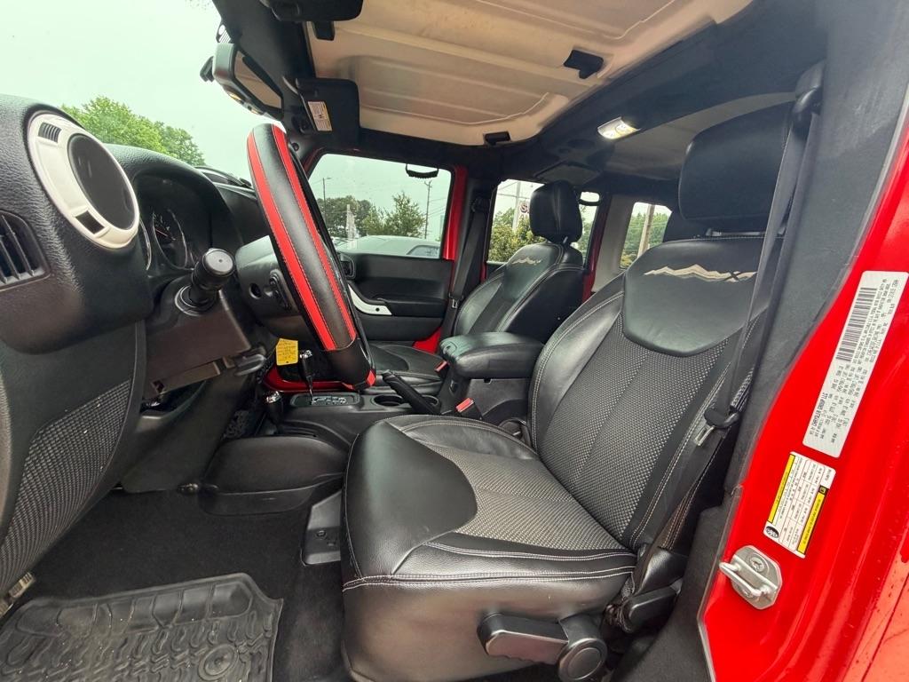 Jeep Wrangler Unlimited Sahara 4WD 2015