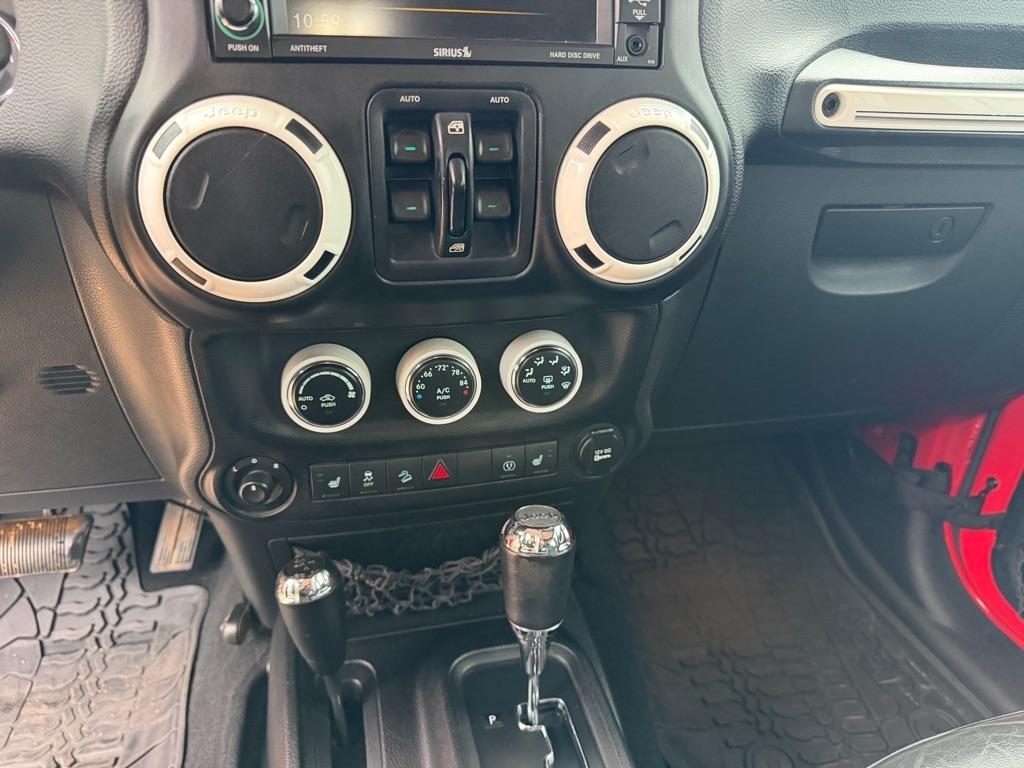 Jeep Wrangler Unlimited Sahara 4WD 2015
