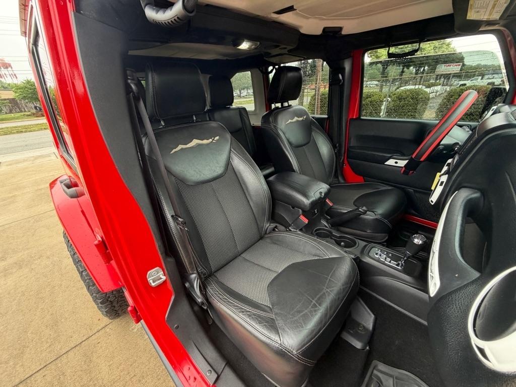 Jeep Wrangler Unlimited Sahara 4WD 2015
