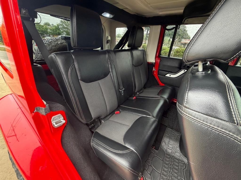 Jeep Wrangler Unlimited Sahara 4WD 2015