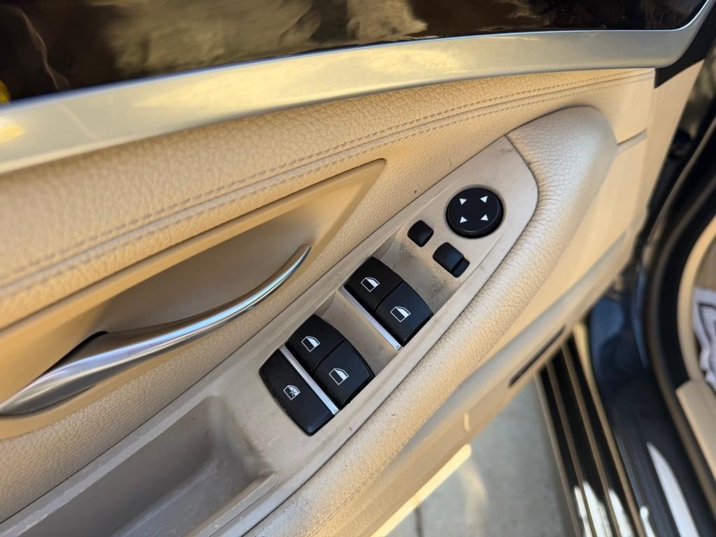 BMW 5-Series 528i 2014