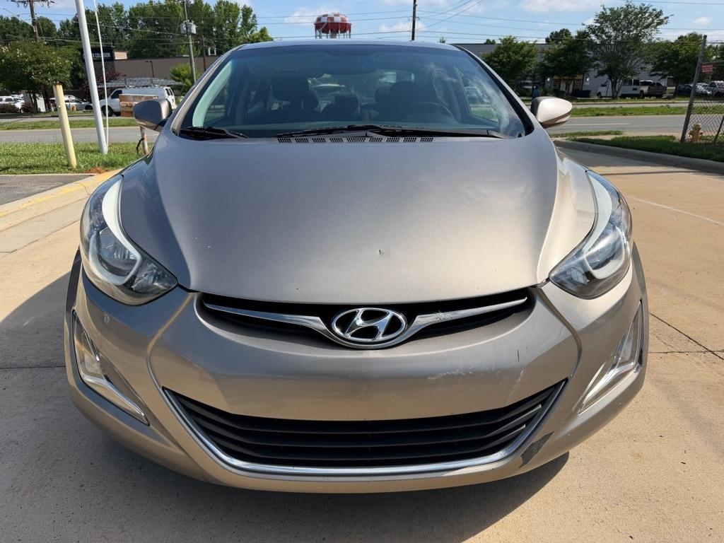 Hyundai Elantra SE 6AT 2016