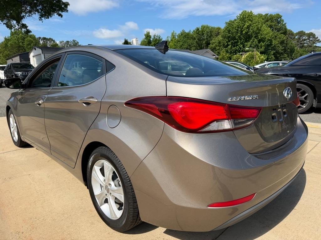 Hyundai Elantra SE 6AT 2016