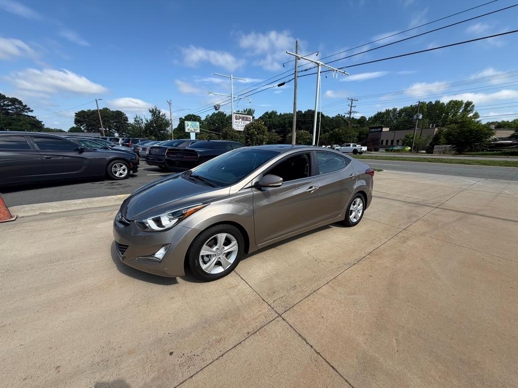 Hyundai Elantra SE 6AT 2016