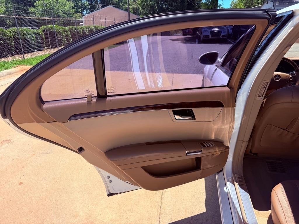 Mercedes-Benz S-Class S550 2007